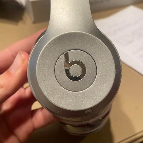 Beats Headphones - Picture 3 of 3